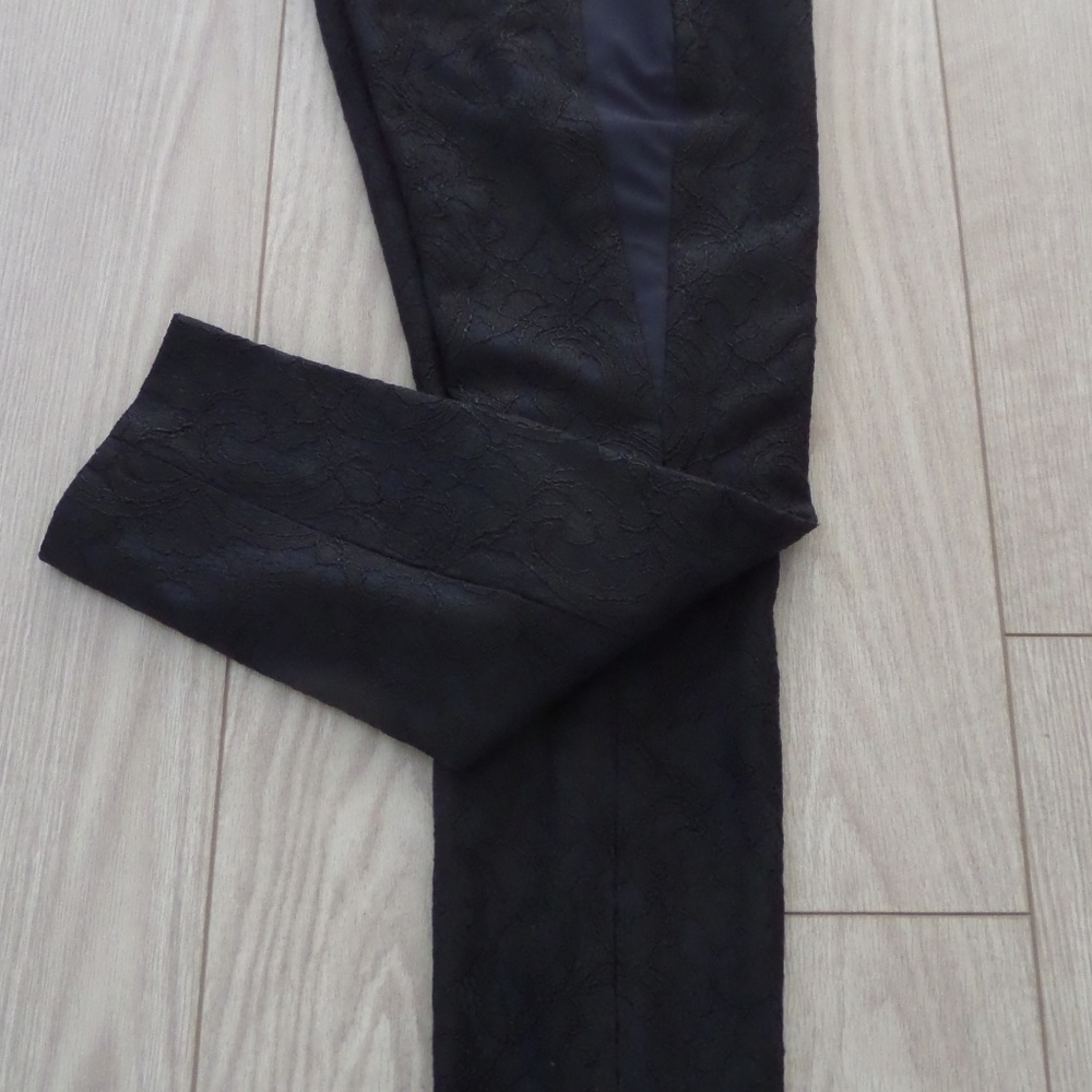 Club Monaco women's   lace pants. Size: 2